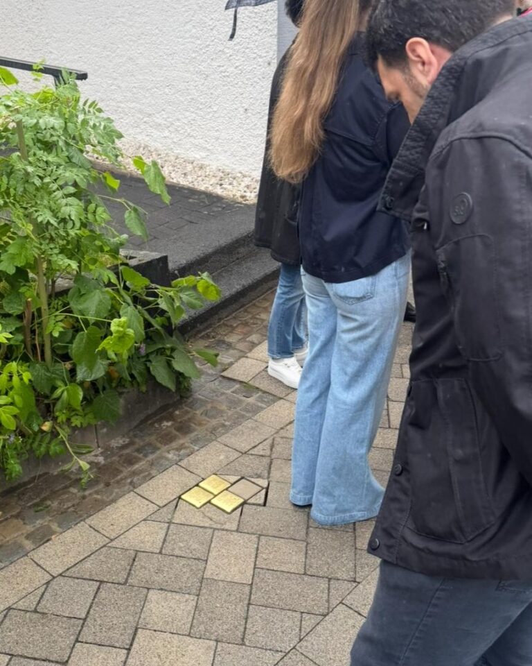 Verlegung neuer Stolpersteine